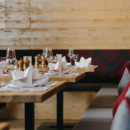 ホテル Drei Quellen Therme バート・グリースバッハ