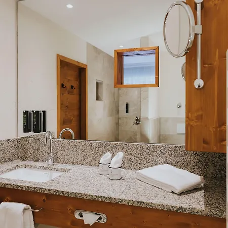 Drei Quellen Therme バート・グリースバッハ